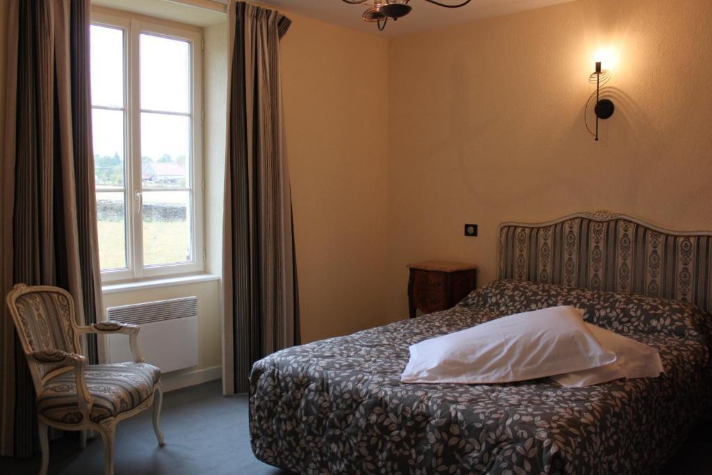 Gite De La Maison Fort Vereaux Habitación foto