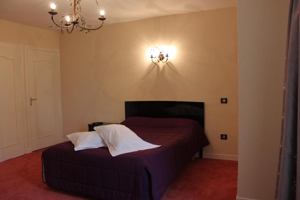 Gite De La Maison Fort Vereaux Habitación foto